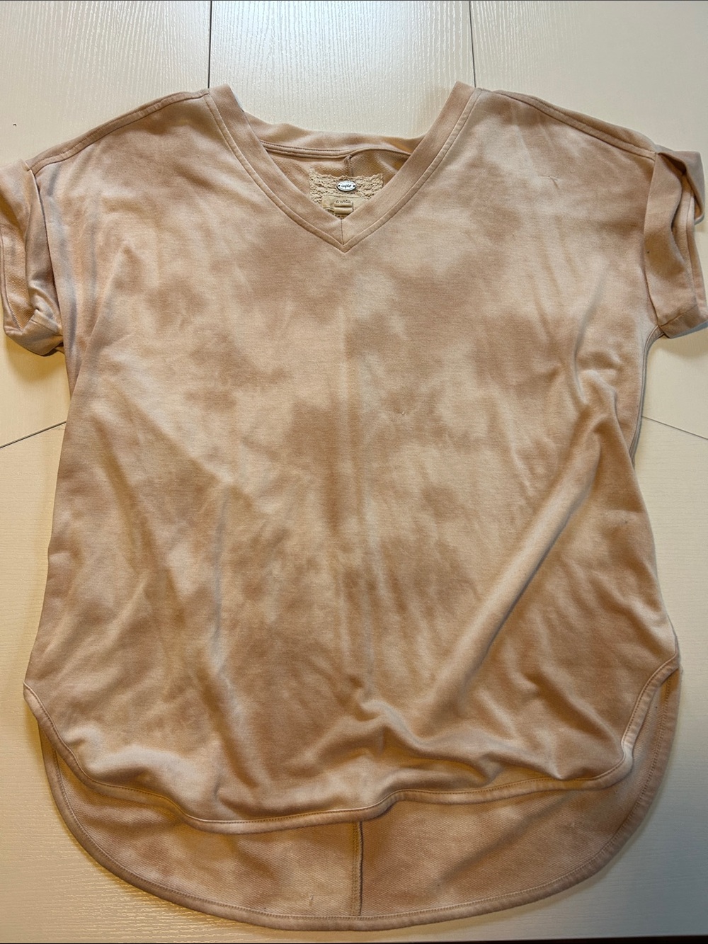 Cupio Women's V-Neck Short Sleeve Tee in Light Beige